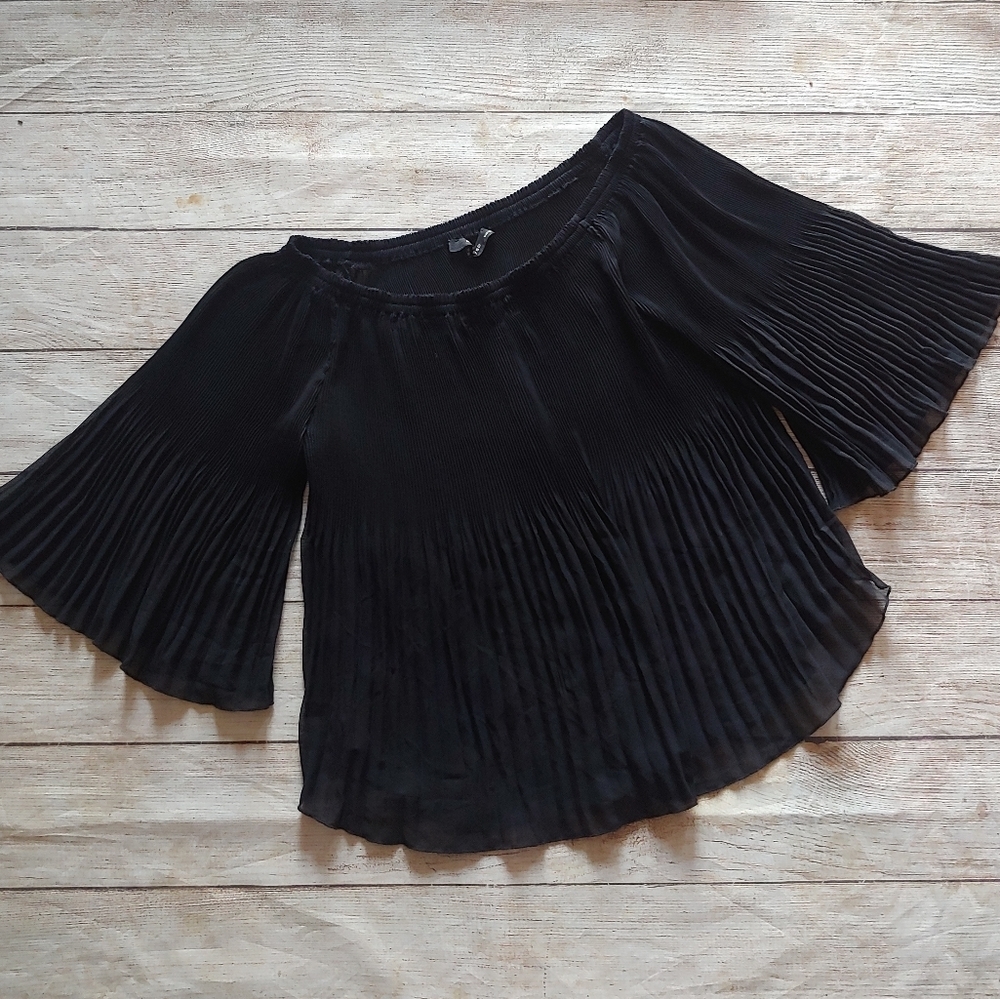 RESERVED PLEATED OFF THE SHOULD‎ TOP MEDIUM